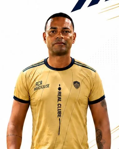 Professor Manuel Jr, com o uniforme do Real Clube Aracaju